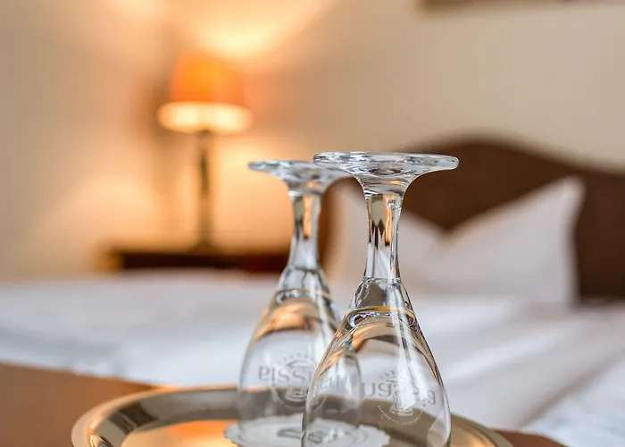 מלון Hotel-restaurant Am Koenigshof 4*